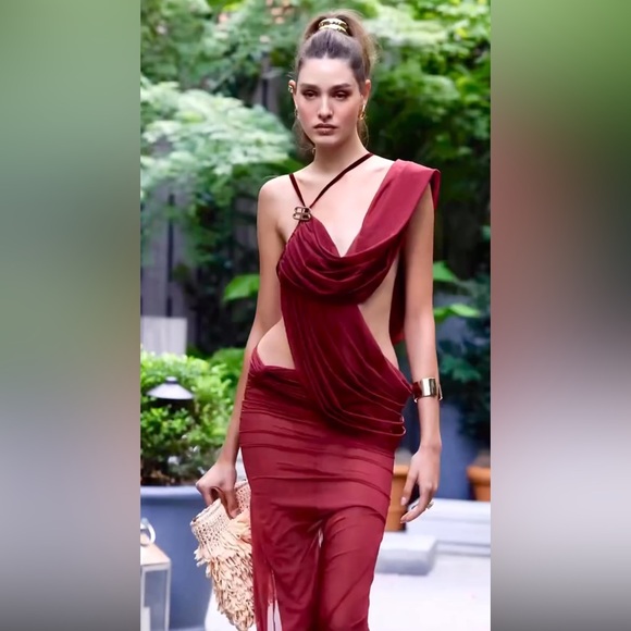 New Runway Bronx and Banco Natalia Runway Gown in Maroon - Picture 2 of 11